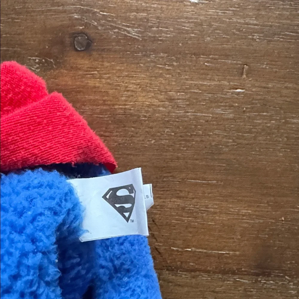 Size M (estimated 12-13) DC Comics Boy's Superman Superhero Slipper Booties